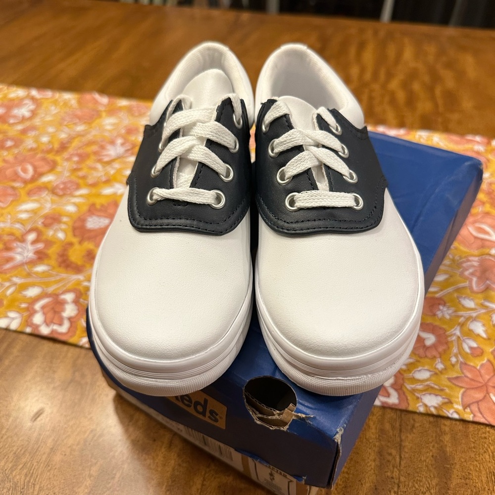 KEDS big kids School Days II Leather Sneakers